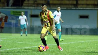 Con un zurdazo Mario Martínez marcó su golazo contra el Juticalpa FC.