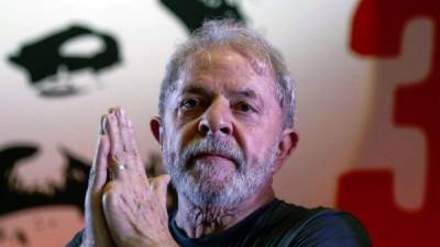 Lula da Silva cumple una condena de 8 años en prisión por corrupción.