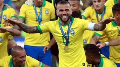 Dani Alves encabeza la convocatoria de Brasil para los Juegos Olímpicos de Tokio. Foto AFP