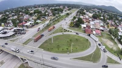 Según denuncias, los asaltantes se ubican en el retorno al segundo anillo y en el corredor a El Carmen. Foto: Yoseph Amaya.