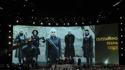 Game of Thrones extendió su imperio televisivo en los Emmy, en los que se llevó el premio a la mejor serie dramática. Foto AFP.