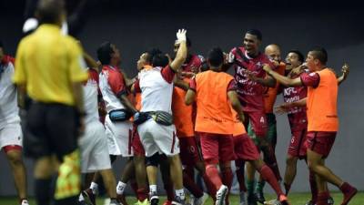 Los jugadores del San Francisco celebrando el gol del triunfo ante Querétaro. Foto AFP