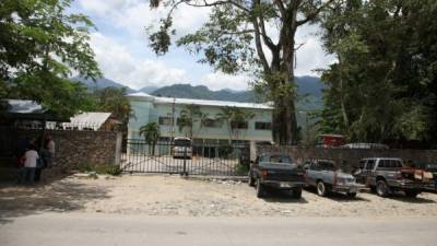 La morgue judicial de San Pedro Sula ayer domingo.