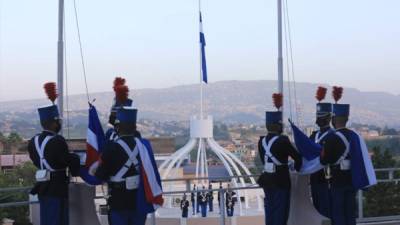 En Honduras inició el mes patrio con la conmemoración del Día de la Bandera.