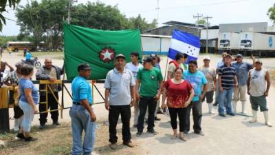 Los trabajadores demandan una mejor atención en salud.