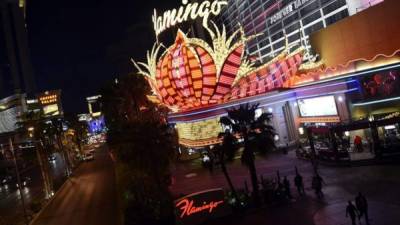 Las Vegas cierra 14 hoteles y casinos para combatir la pandemia de coronavirus.