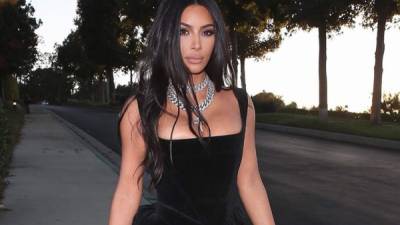 Kim Kardashian recibiría un pago por ceder su imagen para cumplir las fantasías de los usuarios de VirtualMate.com.