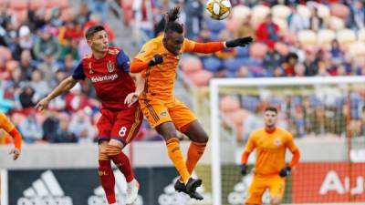 Alberth Elis es uno de los futbolistas hondureños que juega en la MLS. Su club es el Houston Dynamo.