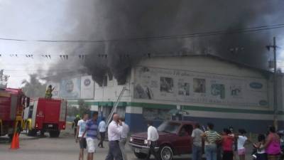 El incendio comenzó en la segunda planta de la empresa Grupo Ayre.