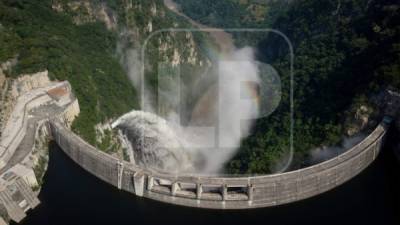 Esta imagen corresponde al día sábado, cuando comenzaron las descargas de agua de manera controlada en El Cajón.