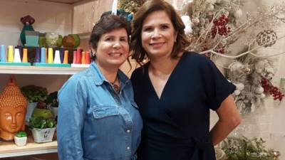 Elzette y Patricia Casanova.