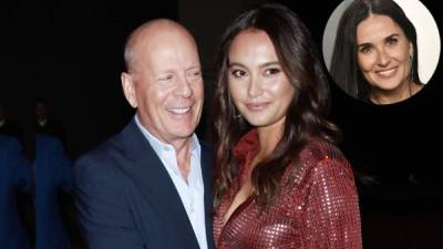 Bruce Willis pasó el día de las madres con su esposa Emma y su ex Demi Moore.