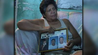 Marina Martínez lamenta la muerte de su hijo. Foto: Amílcar Izaguirre
