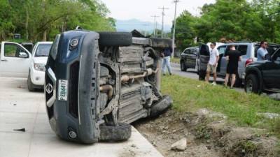 Esta es una de las camionetas participantes en el accidente.