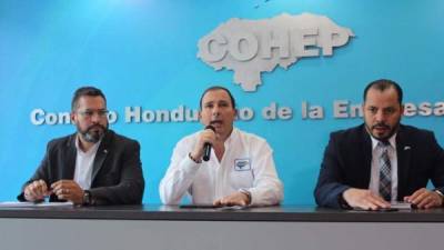 Gabriel Molina, Juan Carlos Sikaffy y Gustavo Solórzano, directivos del Cohep.