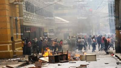 Policías y manifestantes se enfrentaron en Tegucigalpa.