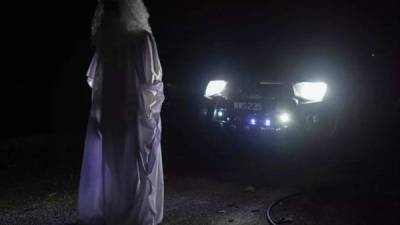 El fantasma ficticio causa terror entre los habitantes de la comunidad