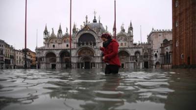 El ochenta por ciento de la ciudad de Venecia está bajo el agua. Se trata de una 'devastación apocalíptica': Así definía hoy la mayor inundación desde 1966 de la ciudad de los canales el presidente de la región del Veneto, Luca Zaia.