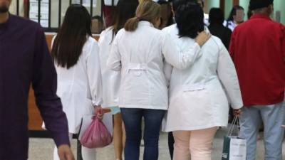 Falsos estudiantes de Medicina cobraron millonarios recursos de la Secretaría de Salud.