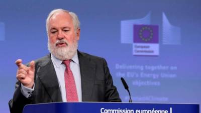 El comisario europeo de Energía y Clima, Miguel Arias Cañete, en Bruselas (Bélgica). EFE