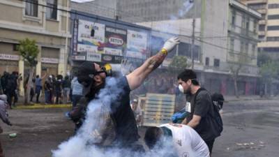 Los enfrentamientos entre manifestantes y fuerzas de seguridad no cesan en Chile.