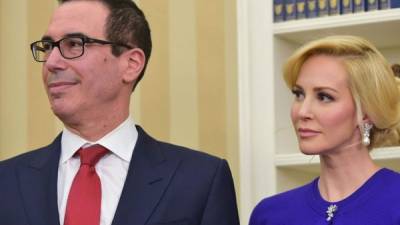 La actriz Louise Linton es esposa de Steven Mnuchin, secretario del Tesoro de EUA.// Foto EFE.