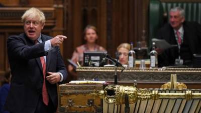 Una fotografía publicada por el Parlamento del Reino Unido muestra al Primer Ministro británico, Boris Johnson, durante las Preguntas del Primer Ministro en la Cámara de los Comunes en Londres. Foto AFP