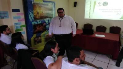 Alianza por la Paz y la Justicia se reunió con varios jóvenes este lunes en la colonia Trejo de San Pedro Sula.