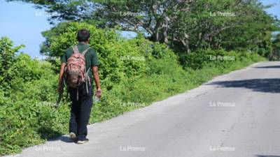 El duro camino para el migrante Leonel, un hondureño que avanza por una de las rutas de México. Fotos: Andro Rodríguez