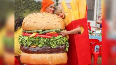 Katy Perry y Taylor Swift en la grabación del video 'You Need To Calm Down'.