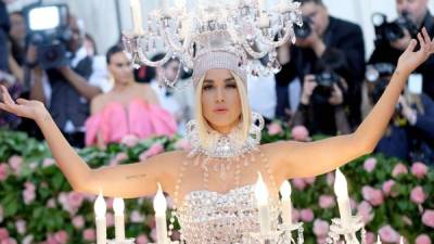 Katy Perry en la alfombra de la Met Gala 2019.