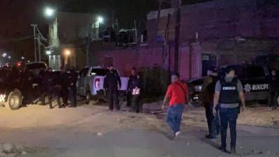 Autoridades policiales en Jalisco llegaron a la escena del crimen. Foto: redes sociales.
