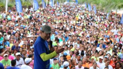 El Presidente de Honduras, Juan Orlando Hernández, se dirigió a los pabladores que asistieron a la actividad.