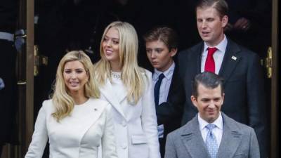 Los cinco hijos del presidente estadounidense Donald Trump han acaparado en los últimos meses la atención de los medios de comunicación. Ivanka Trump, la más mediática de la familia, se mudó a Washington D.C. para acompañar a su esposo, convertido en asesor presidencial, mientras que el resto de la familia sigue residiendo en Nueva York.