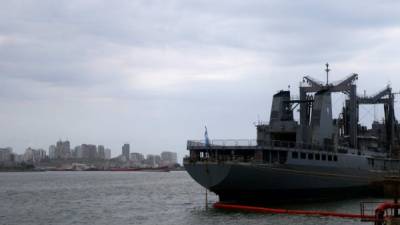 El buque estadounidense Atlantis, que lleva el Vehículo Operado Remotamente (ROV). EFE/Archivo