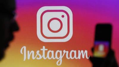 Instagram prioriza en las fotos con poquita ropa.