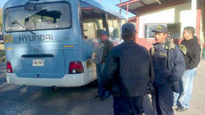 El conductor del bus intentó salvarle la vida a Salgado llevándolo a una estación de Bomberos pero fue inútil porque llegó sin vida.