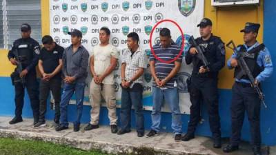 Los cinco hombres que fueron detenidos por este caso en 2018, el de círculo rojo es Edwin Galeas.