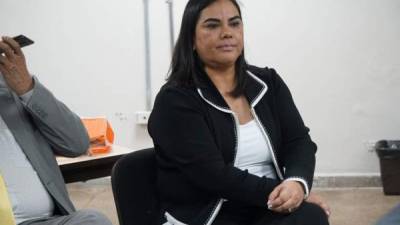 Rosa Elena Bonilla de Lobo estuvo atenta al informe de las pericias presentado en el juicio.