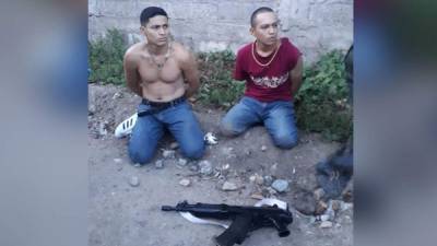 Supuestos extorsionadores detenidos en la ciudad de San Pedro Sula, departamento de Cortés, zona norte de Honduras.