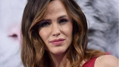 Jennifer Garner no logra hacer que sus padres se queden en casa pese al riesgo por el COVID-19.