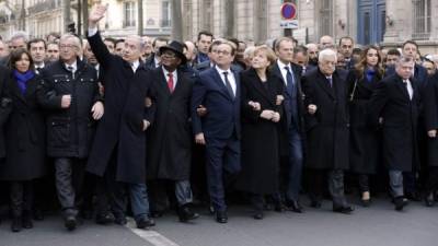 Los líderes de más de 50 países acompañaron al presidente francés Francois Hollande en la histórica marcha de París.