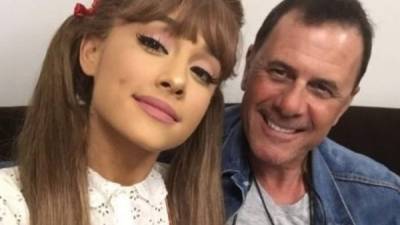 Ariana Grande y su padre, Edward Butera, en una foto de archivo.