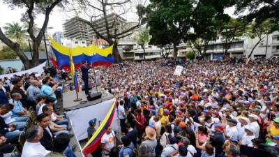 Los simpatizantes del autoproclamado presidente Juan Guaido. Foto AFP
