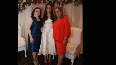 Maribel Alvarenga, Daniela Alejandra y Élida Dieck.