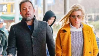 Ben Affleck y Lindsay Shookus. Foto archivo Bangshowbiz.