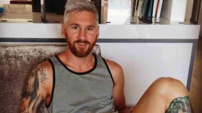 Messi luce su look en redes sociales y tal parece que la responsable de su imagen es su esposa.