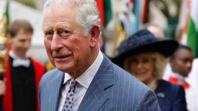 El príncipe Carlos de Gales confirmó que está contagiado de COVID-19.