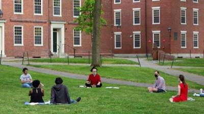 Muchos universitarios extranjeros estaban preocupados por la decisión que tomaría EEUU, ya que sus universidades solo ofrecerán cursos en línea a partir del próximo semestre.