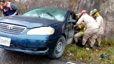 Una ambulancia de los Bomberos dio asistencia a la mujer herida.